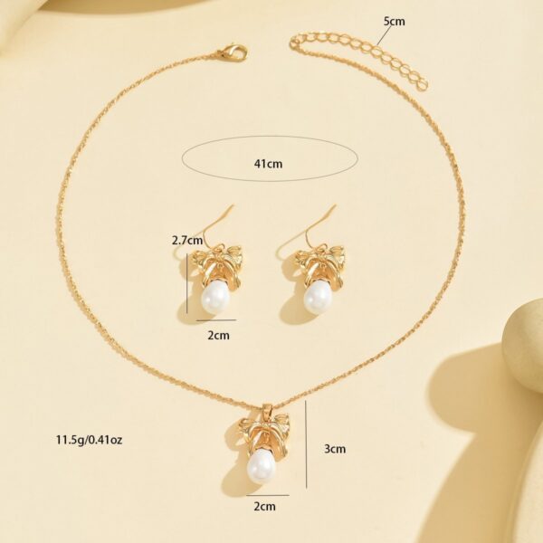 Elegant Gold-Toned Bow & Pearl  Jewelry Set - Necklace & Earrings - Image 5