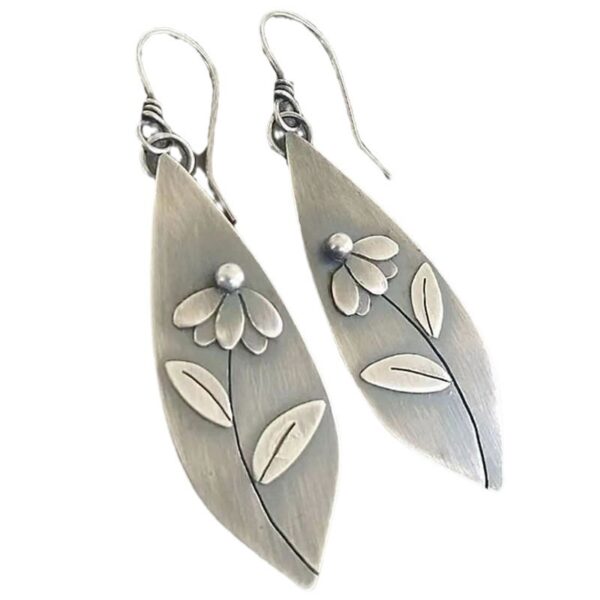 Women's Elegant Ethnic Style Leaf Petal Earrings - Image 4