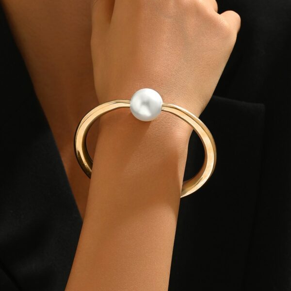 Luxe 14K Gold-Plated Pearl Bangle Bracelet -  Radiant And Timeless Elegance