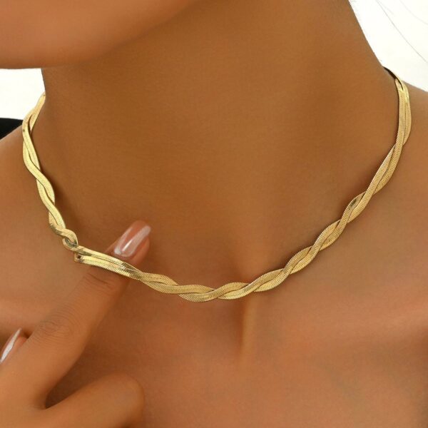 Elegant Gold-Tone Twisted Chain  Choker Necklace For Women - Image 5